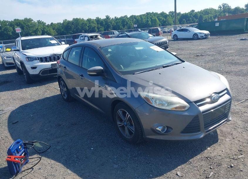 2012 Ford Focus SE (VIN 1FAHP3K21CL171802) main photo