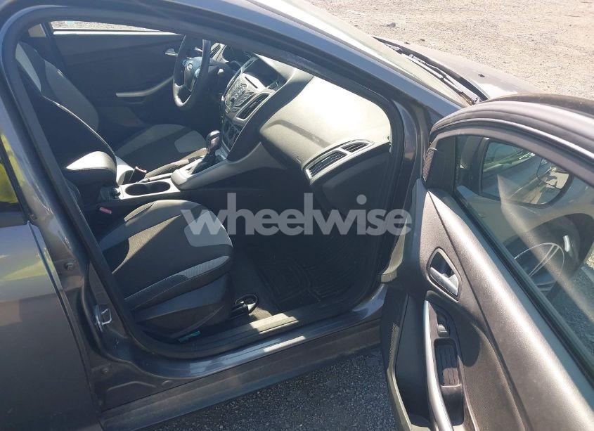 Photo 5 of 2012 Ford Focus SE (VIN 1FAHP3K21CL171802)