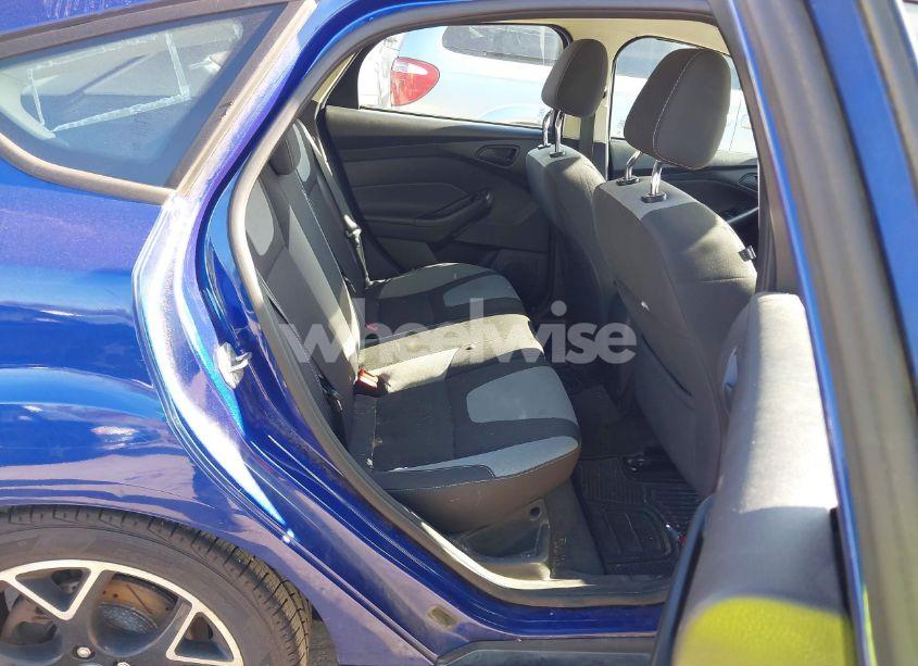 Photo 8 of 2012 Ford Focus SE (VIN 1FAHP3K21CL233571)