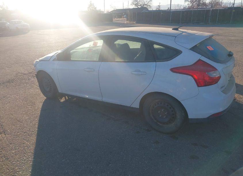Photo 3 of 2012 Ford Focus SE (VIN 1FAHP3K21CL258695)