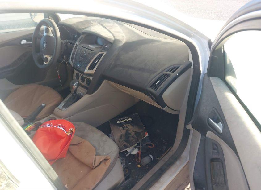 Photo 5 of 2012 Ford Focus SE (VIN 1FAHP3K21CL258695)