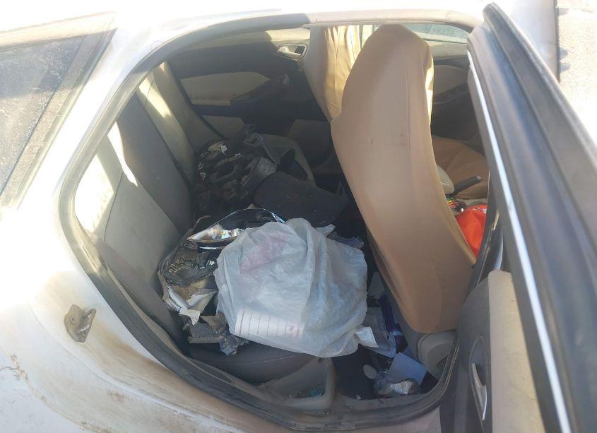 Photo 8 of 2012 Ford Focus SE (VIN 1FAHP3K21CL258695)