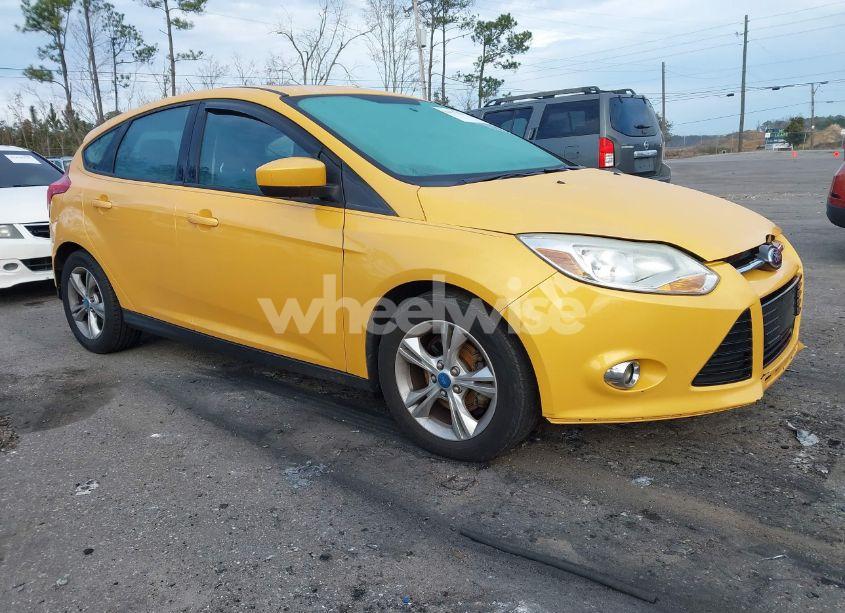 2012 Ford Focus SE (VIN 1FAHP3K21CL261127) main photo
