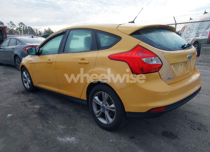 Photo 3 of 2012 Ford Focus SE (VIN 1FAHP3K21CL261127)
