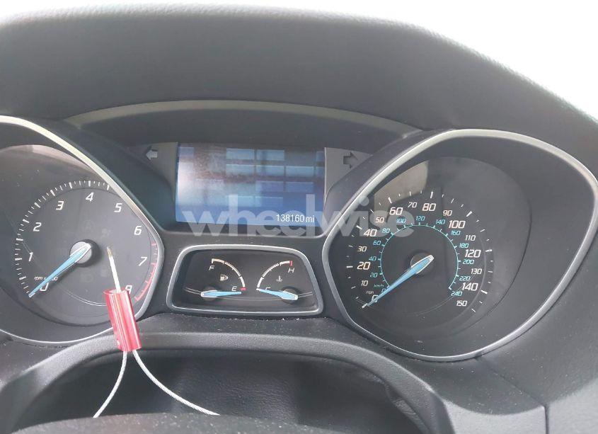 Photo 7 of 2012 Ford Focus SE (VIN 1FAHP3K21CL261127)