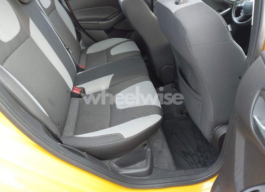 Photo 8 of 2012 Ford Focus SE (VIN 1FAHP3K21CL261127)