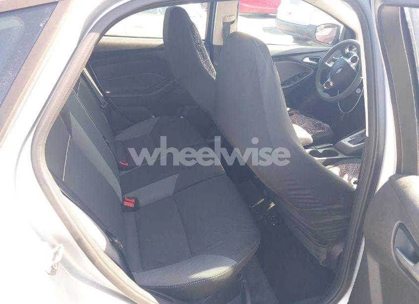 Photo 8 of 2012 Ford Focus SE (VIN 1FAHP3K21CL314490)