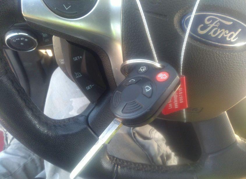 Photo 11 of 2012 Ford Focus SE (VIN 1FAHP3K21CL321021)