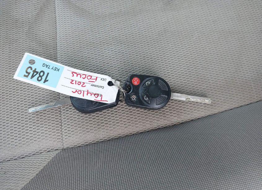 Photo 11 of 2012 Ford Focus SE (VIN 1FAHP3K21CL357114)