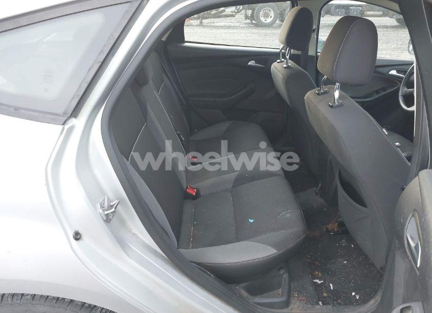 Photo 8 of 2012 Ford Focus SE (VIN 1FAHP3K21CL366802)