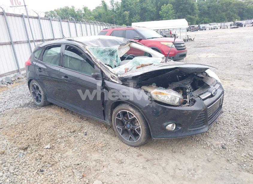 2012 Ford Focus SE (VIN 1FAHP3K21CL385219) main photo