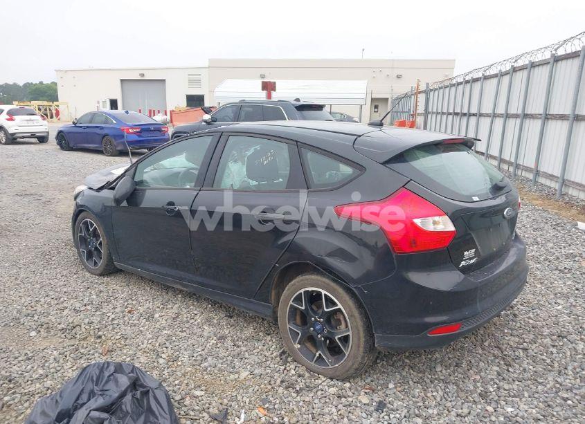 Photo 3 of 2012 Ford Focus SE (VIN 1FAHP3K21CL385219)