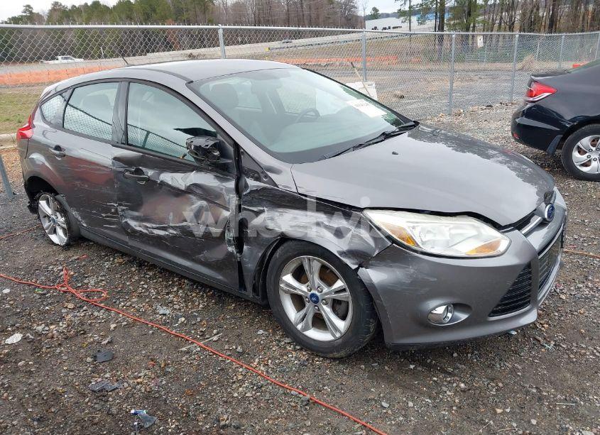2012 Ford Focus SE (VIN 1FAHP3K21CL390582) main photo