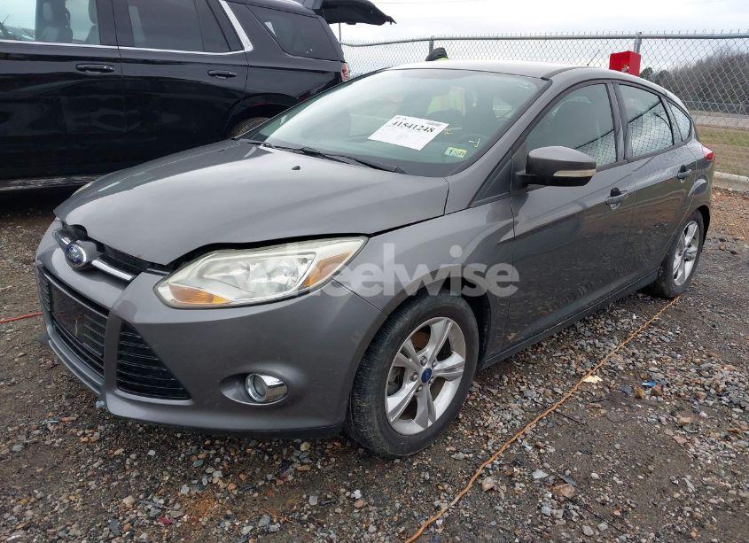Photo 2 of 2012 Ford Focus SE (VIN 1FAHP3K21CL390582)
