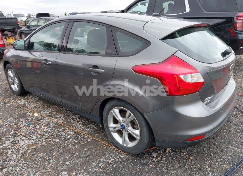 Photo 3 of 2012 Ford Focus SE (VIN 1FAHP3K21CL390582)