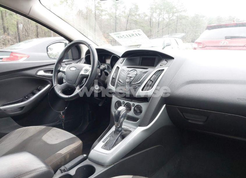 Photo 5 of 2012 Ford Focus SE (VIN 1FAHP3K21CL390582)