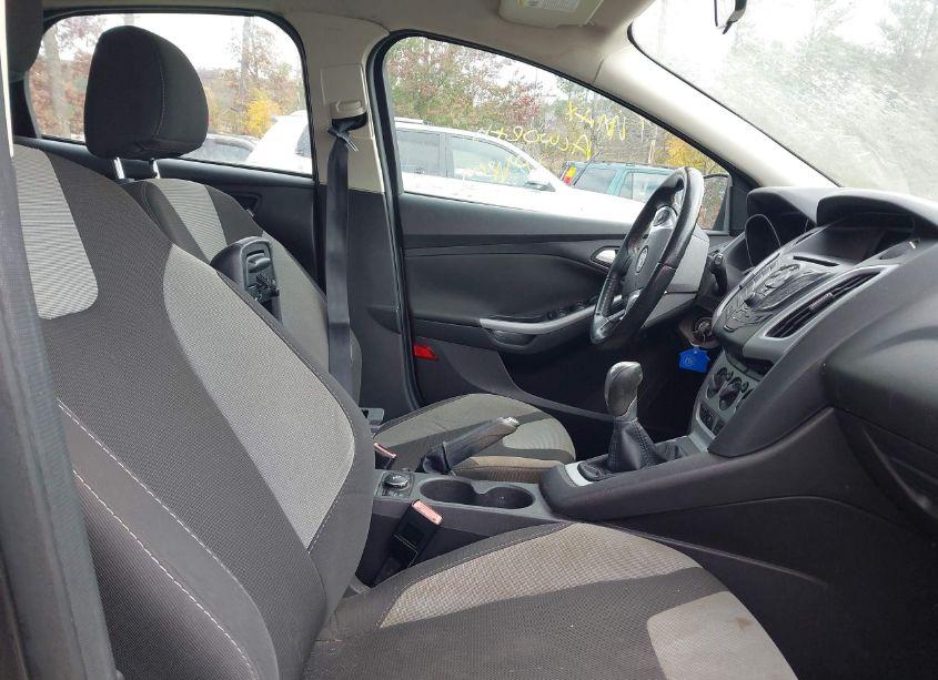 Photo 5 of 2012 Ford Focus SE (VIN 1FAHP3K21CL412788)