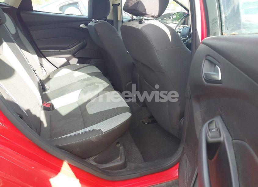 Photo 8 of 2012 Ford Focus SE (VIN 1FAHP3K21CL444088)