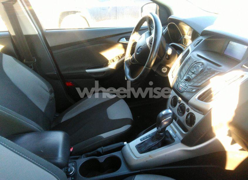 Photo 5 of 2012 Ford Focus SE (VIN 1FAHP3K21CL448884)