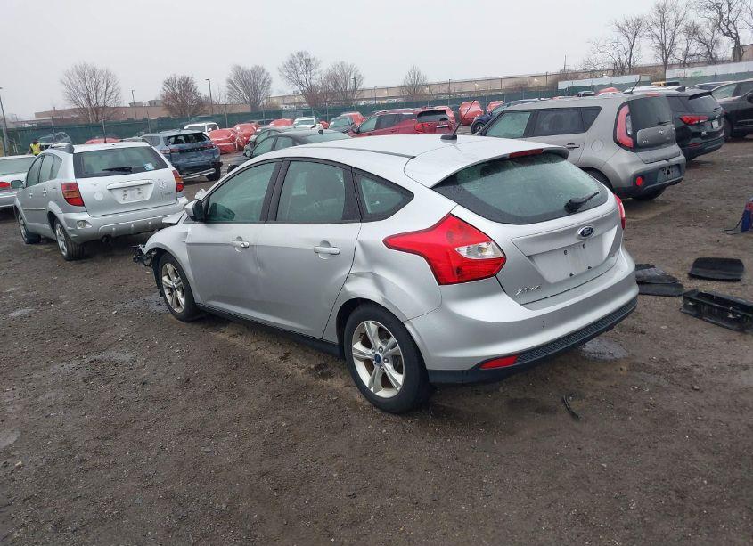 Photo 3 of 2012 Ford Focus SE (VIN 1FAHP3K21CL460629)