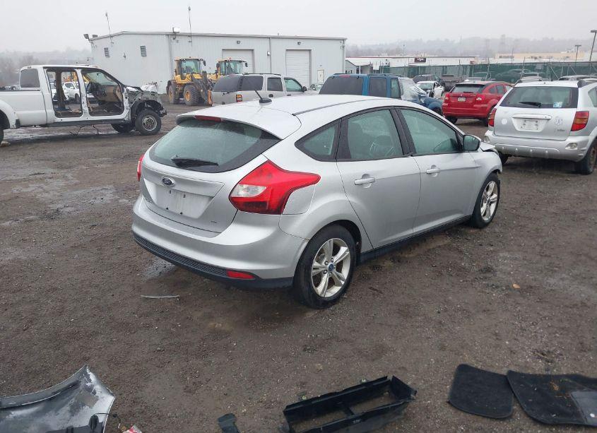 Photo 4 of 2012 Ford Focus SE (VIN 1FAHP3K21CL460629)