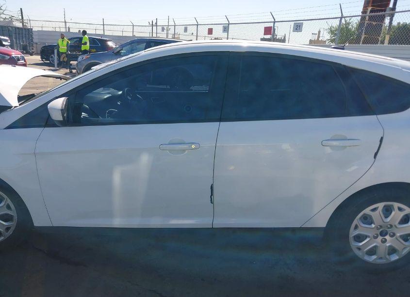 Photo 14 of 2012 Ford Focus SE (VIN 1FAHP3K21CL469606)