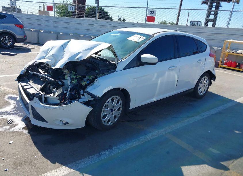 Photo 2 of 2012 Ford Focus SE (VIN 1FAHP3K21CL469606)