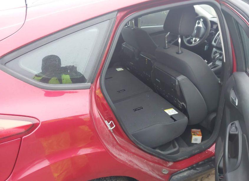 Photo 8 of 2012 Ford Focus SE (VIN 1FAHP3K22CL114430)