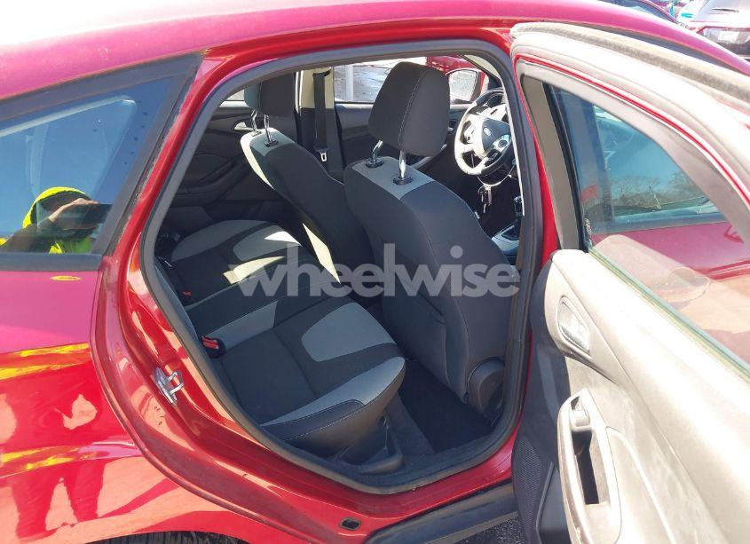 Photo 8 of 2012 Ford Focus SE (VIN 1FAHP3K22CL134466)