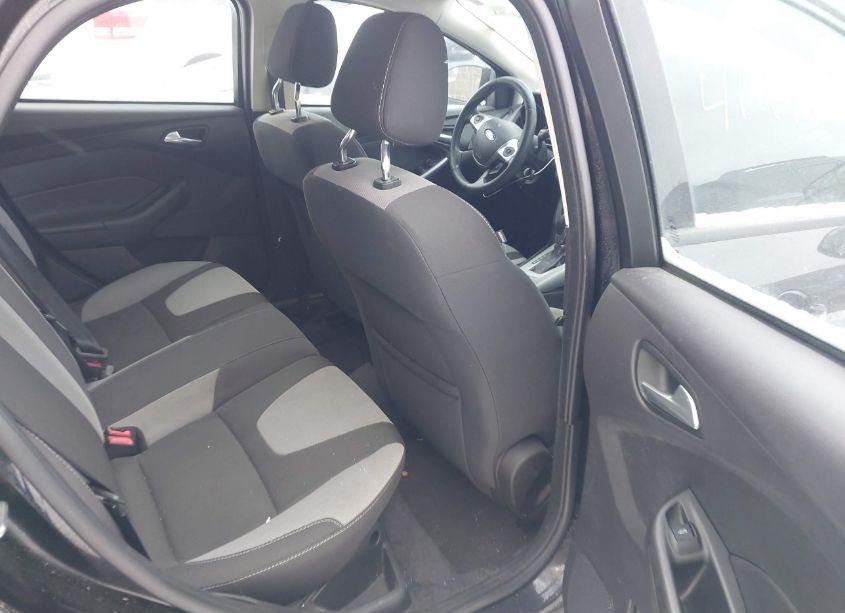 Photo 8 of 2012 Ford Focus SE (VIN 1FAHP3K22CL233787)