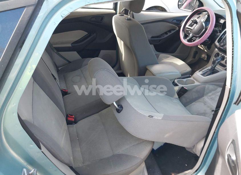 Photo 8 of 2012 Ford Focus SE (VIN 1FAHP3K22CL265106)