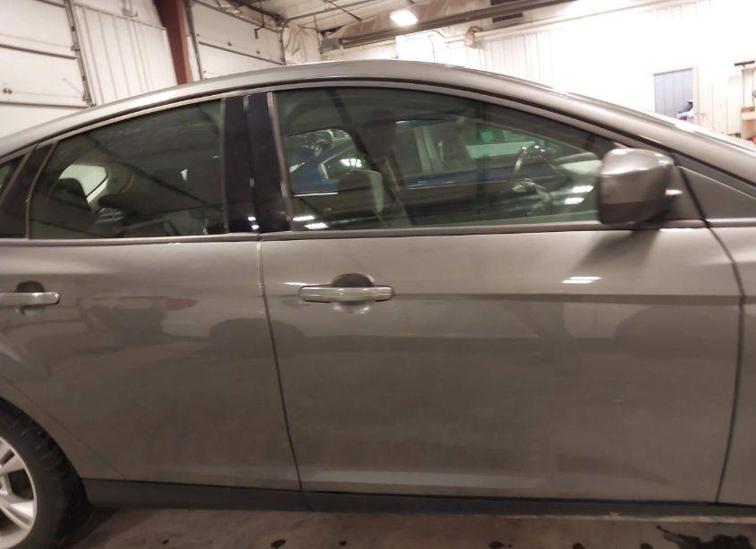 Photo 14 of 2012 Ford Focus SE (VIN 1FAHP3K22CL284027)