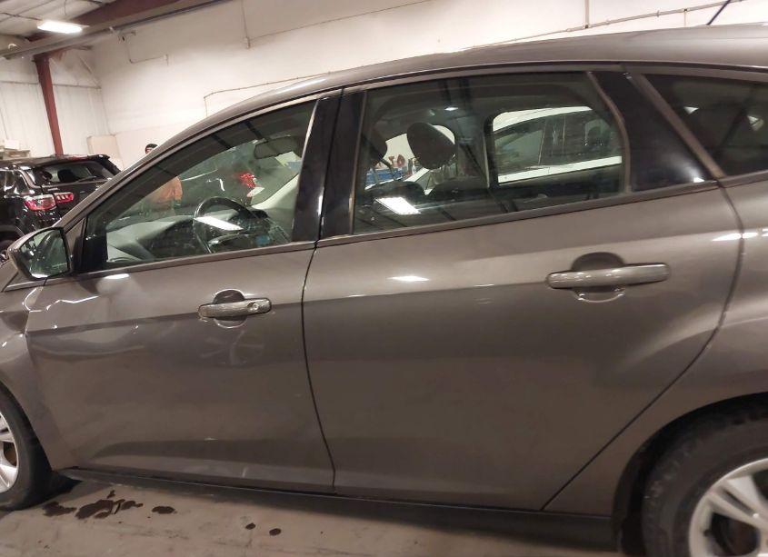 Photo 15 of 2012 Ford Focus SE (VIN 1FAHP3K22CL284027)