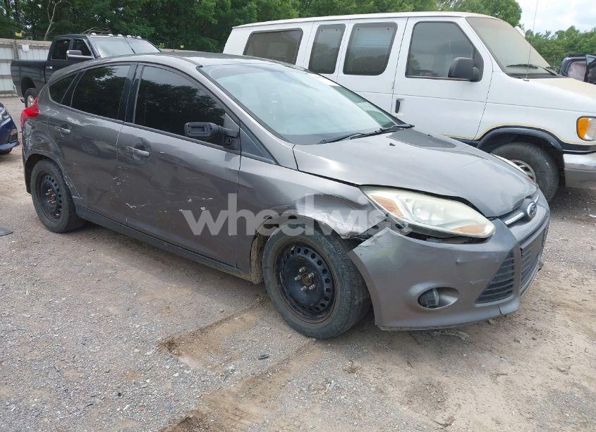 2012 Ford Focus SE (VIN 1FAHP3K22CL293388) main photo