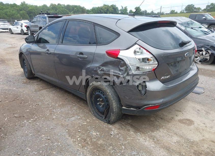 Photo 3 of 2012 Ford Focus SE (VIN 1FAHP3K22CL293388)
