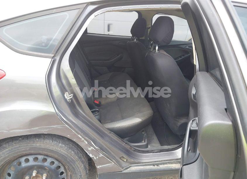 Photo 8 of 2012 Ford Focus SE (VIN 1FAHP3K22CL293388)