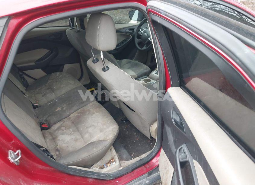 Photo 8 of 2012 Ford Focus SE (VIN 1FAHP3K22CL304163)