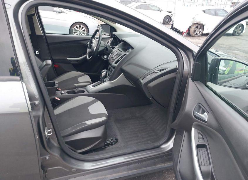 Photo 5 of 2012 Ford Focus SE (VIN 1FAHP3K22CL342007)