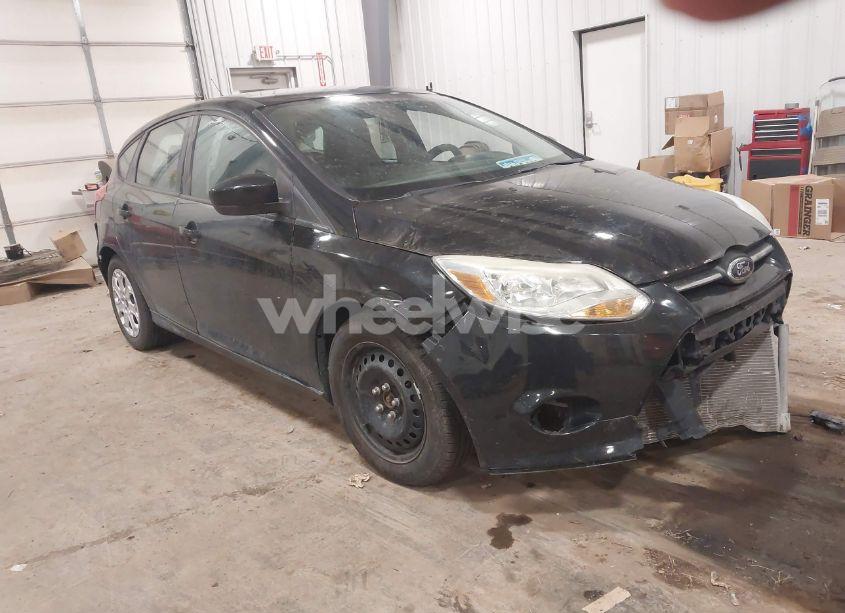 2012 Ford Focus SE (VIN 1FAHP3K22CL435609) main photo