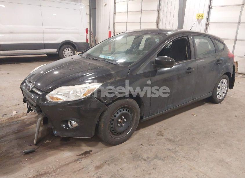 Photo 2 of 2012 Ford Focus SE (VIN 1FAHP3K22CL435609)