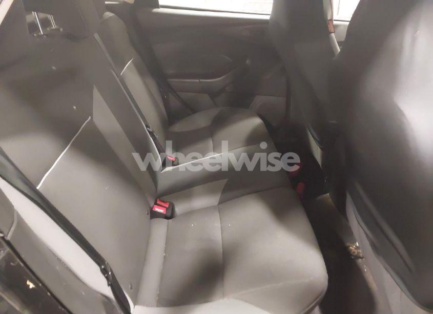 Photo 8 of 2012 Ford Focus SE (VIN 1FAHP3K22CL435609)