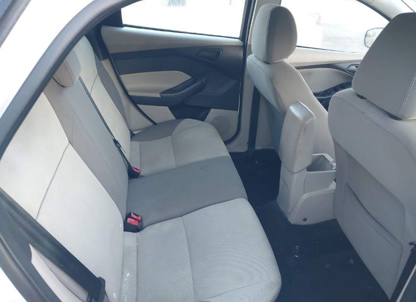 Photo 8 of 2012 Ford Focus SE (VIN 1FAHP3K22CL469534)