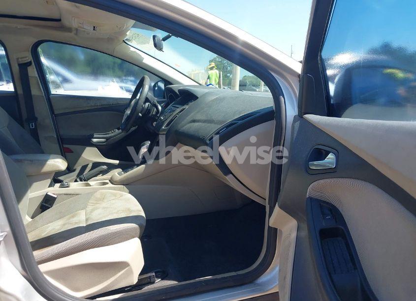 Photo 5 of 2012 Ford Focus SE (VIN 1FAHP3K23CL194921)