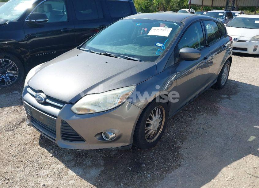 Photo 2 of 2012 Ford Focus SE (VIN 1FAHP3K23CL235113)