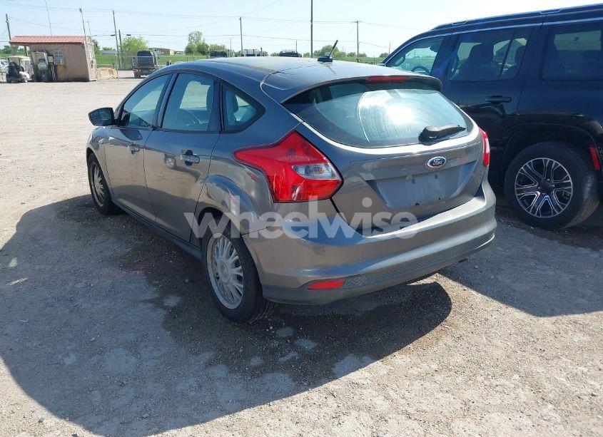 Photo 3 of 2012 Ford Focus SE (VIN 1FAHP3K23CL235113)
