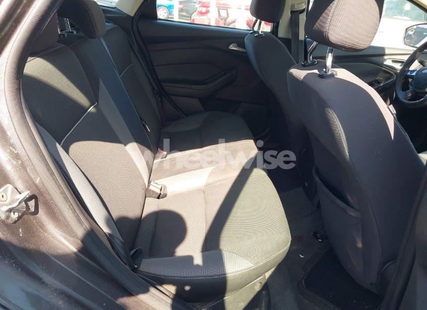 Photo 8 of 2012 Ford Focus SE (VIN 1FAHP3K23CL235113)