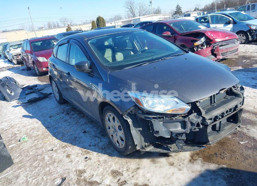 2012 Ford Focus SE (VIN 1FAHP3K23CL299961) main photo