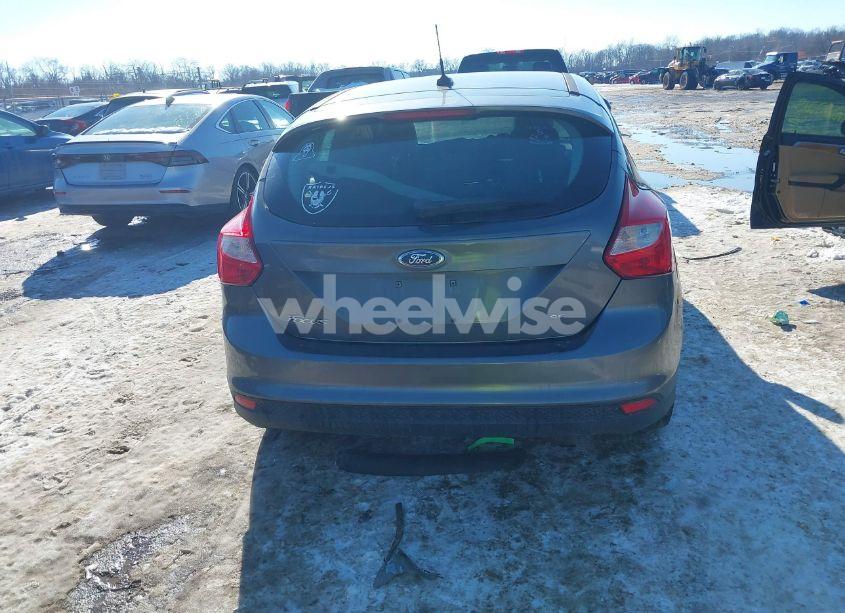 Photo 17 of 2012 Ford Focus SE (VIN 1FAHP3K23CL299961)