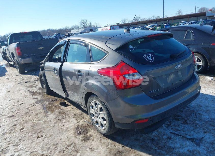 Photo 3 of 2012 Ford Focus SE (VIN 1FAHP3K23CL299961)