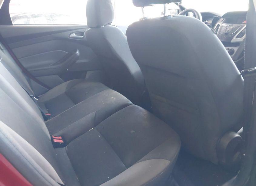 Photo 8 of 2012 Ford Focus SE (VIN 1FAHP3K23CL421105)